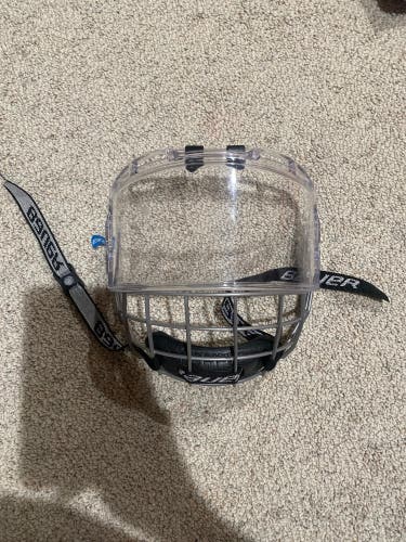 Used Medium Bauer Hybrid Shield
