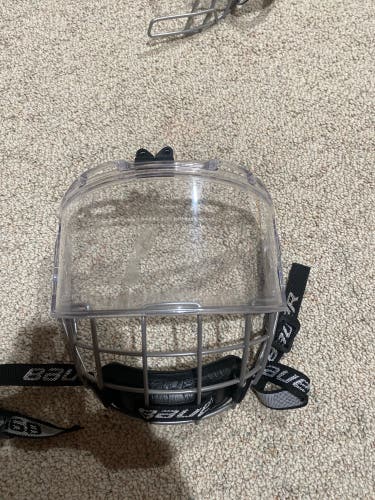 Used Medium Bauer Hybrid Shield