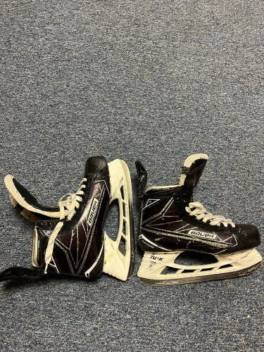Senior Bauer Regular Width Size 9.5 Supreme 1S Hockey Skates
