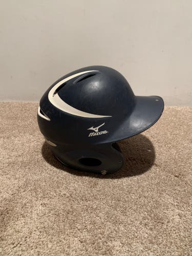 Used 7 1/8 Mizuno Batting Helmet