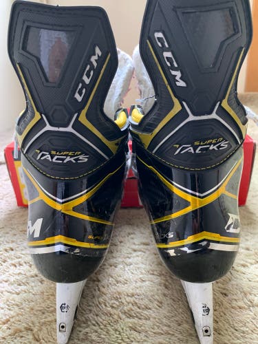 CCM AS3 Pro Hockey Skates Size 3.5D