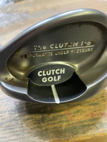 THE CLUTCH GOLF IRON UNIVER-SOLE PERFORMANCE