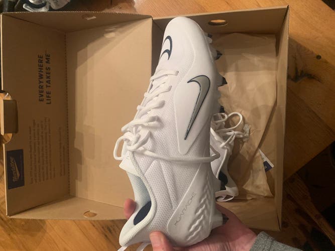 White Adult Molded Cleats Low Top Alpha Huarache 8 Pro