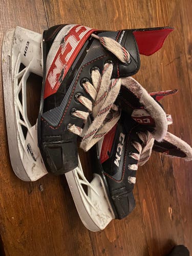 Used CCM Regular Width Size 12 JetSpeed FT485 Hockey Skates