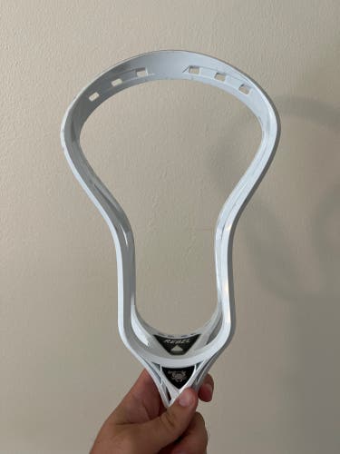 Lightly Used ECD Rebel O-READ DESCRIPTION