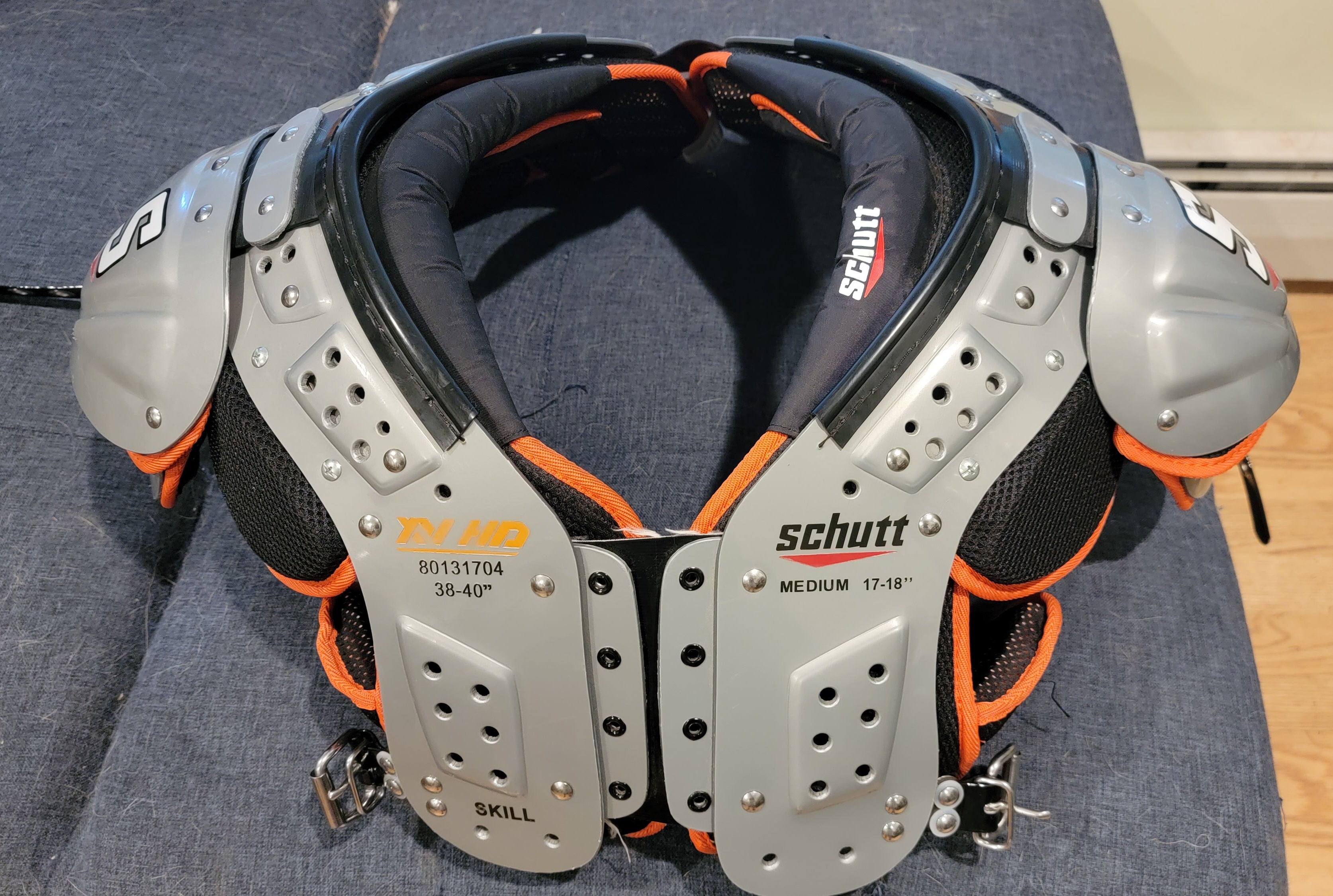 schutt varsity xv hd shoulder pads