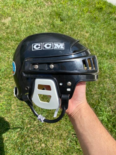 VINTAGE CCM HT2 BLACK HOCKEY HELMET (M-L)