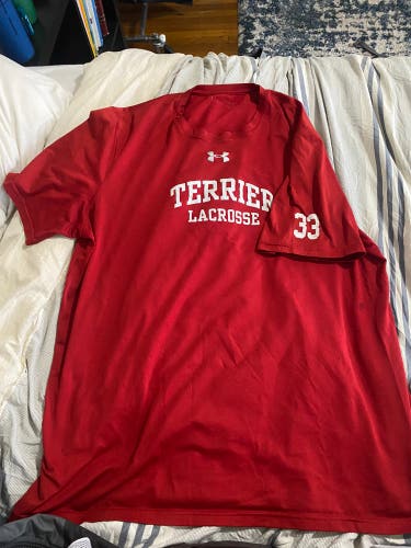 Boston University Large Under Armour Shirt