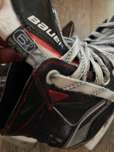 Used Bauer Regular Width Size 6.5 Vapor X500 Hockey Skates