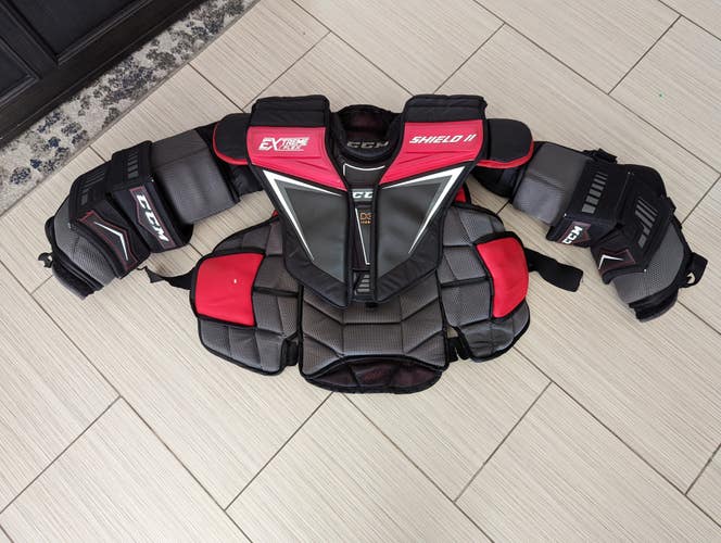 Large CCM Extreme Flex Shield II Goalie Chest Protector