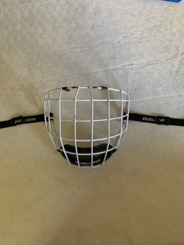 White Bauer Profile II Face mask Size Small Used