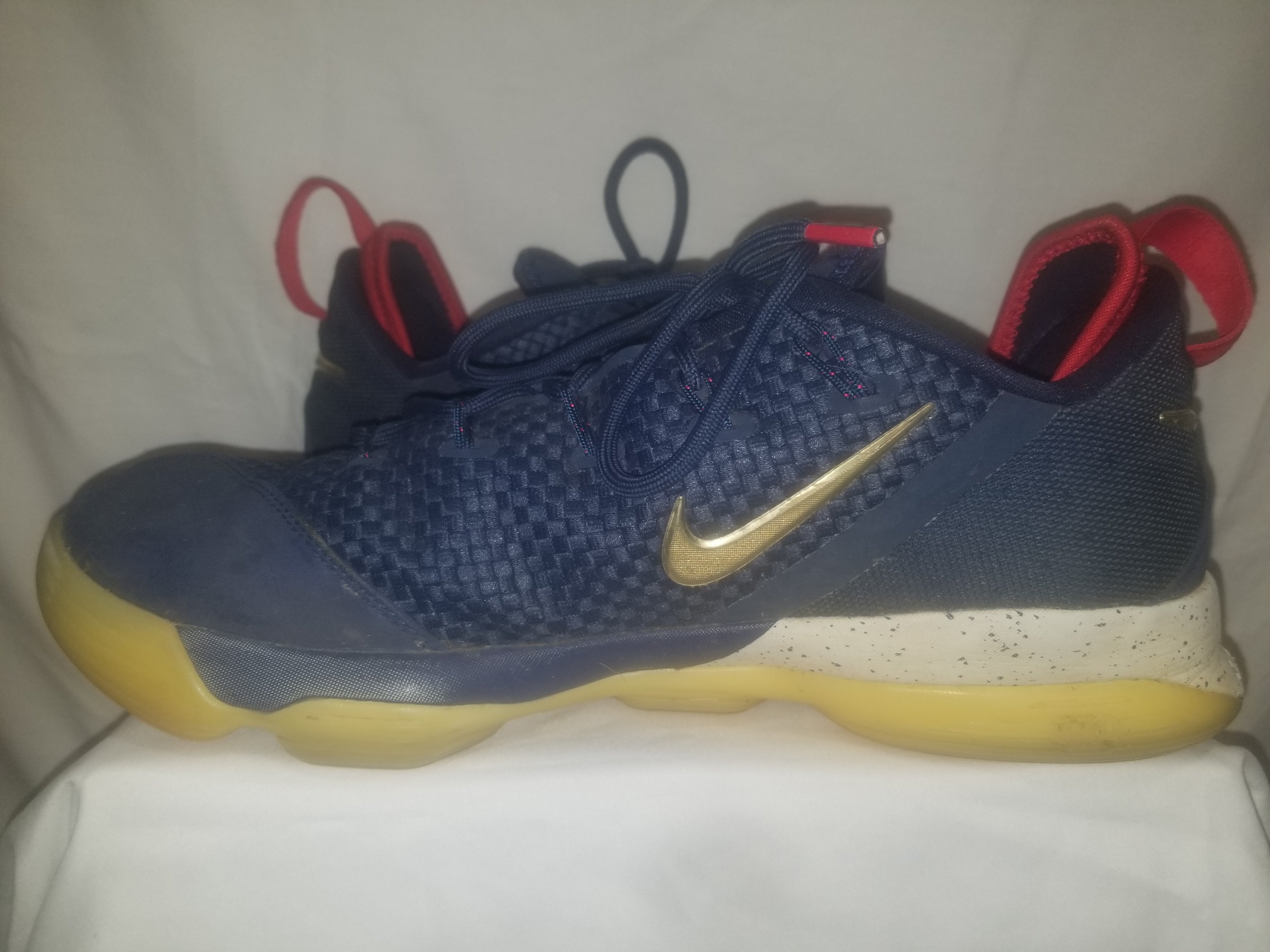 lebron 14 low navy blue