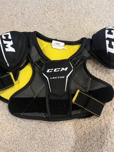 Used Youth Medium CCM Vector Shoulder Pads