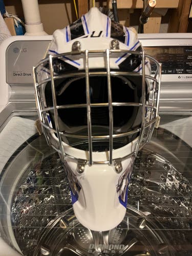 Goalie Mask Senior Small Bauer 930 Barely Used