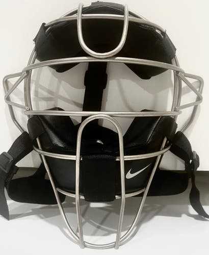 Pro Issue - Nike Vapor Titanium Alloy Catcher's Mask