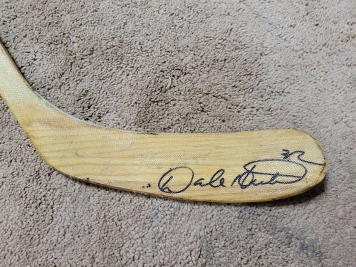 DALE HUNTER 98'99 Signed "Final NHL Season" Colorado Avalanche Game Used Stick