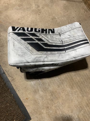 Vaughn V8 pro carbon  /blocker / senior