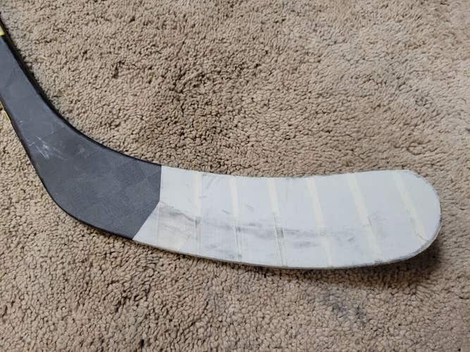 DANTON HEINEN 10-28-21 Pittsburgh Penguins NHL PHOTOMATCHED Game Used Stick COA