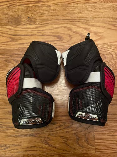 Junior hockey elbow pads, Bauer NSX, JR Med