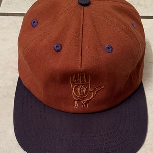 Theories hat (MENS, ONE SIZE FITS ALL.)