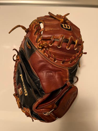 A2000 MN25 Catcher’s Mitt