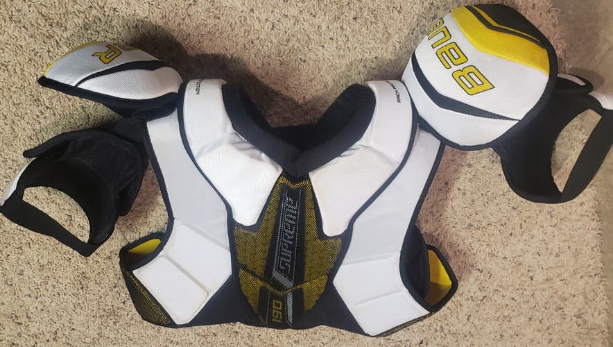 Used Senior Large Bauer Supreme 190 Shoulder Pads