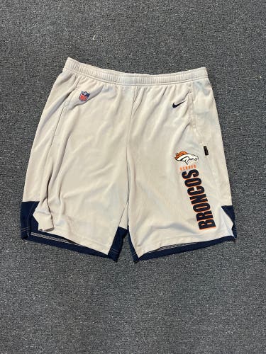 New Nike Denver Broncos On-Field Apparel Shorts L & XL