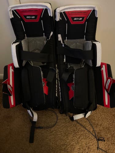 31" Vaughn  Velocity V9 Goalie Leg Pads