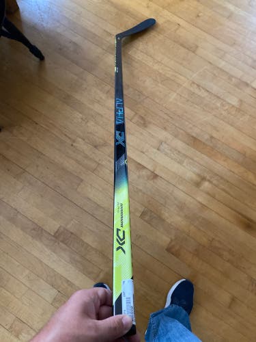Senior Right Handed W03  Alpha DX Hockey Stick