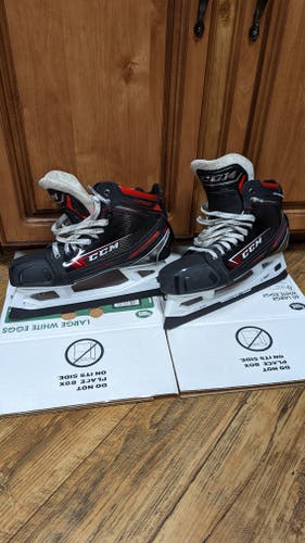 Senior Used CCM Jetspeed FT2 Hockey Goalie Skates Regular Width Size 9.5