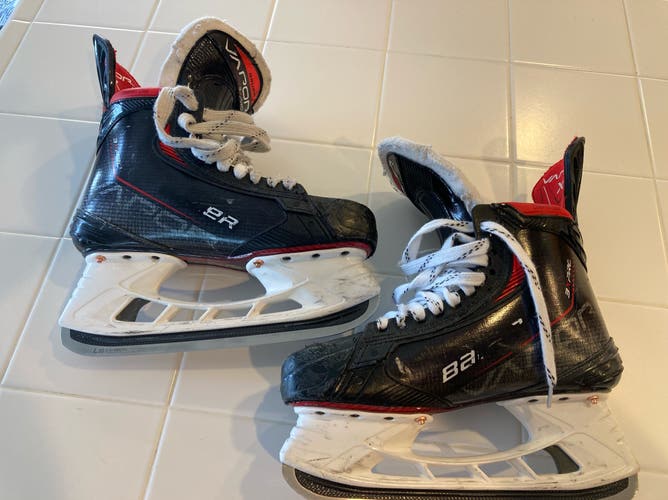 Senior Bauer Vapor 3X Hockey Skates Size 7