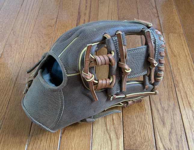 New 11.5” I-Web Fielding Glove - Unbranded One-of-One
