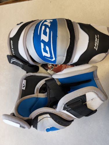 New Medium CCM U Fit 09 Elbow Pads