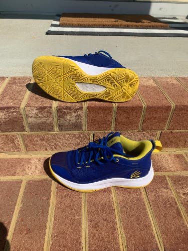 Under Armour Curry 3Z5 NM size 8.5