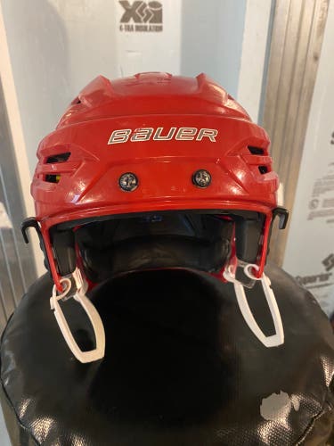 Used Medium Bauer  Re-Akt 95 Helmet