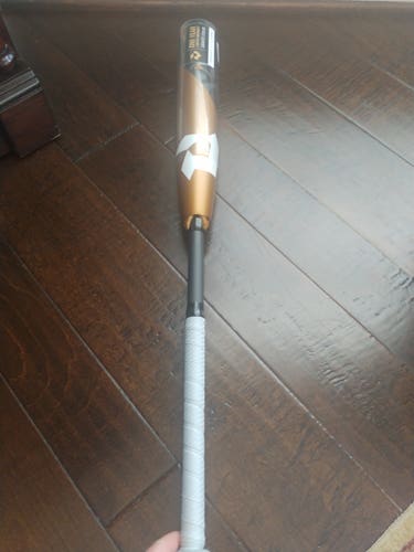 New USSSA Certified DeMarini Composite Zoa Bat (-10) 21 oz 31"