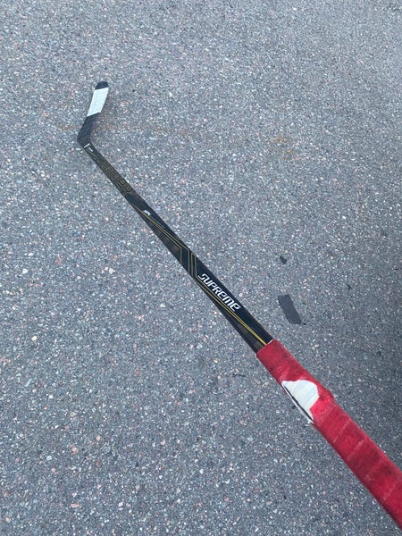 Slightly Used Senior Bauer Right Handed Supreme 1S Hockey Stick P14