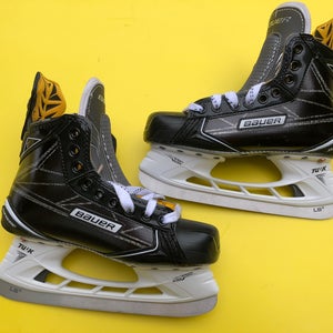 Junior New Bauer Supreme 1S Hockey Skates Regular Width Pro Stock Size 5.1/4
