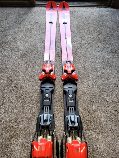 Like new 183cm 24m Atomic Racing Redster G9 Skis With Bindings Max Din 16