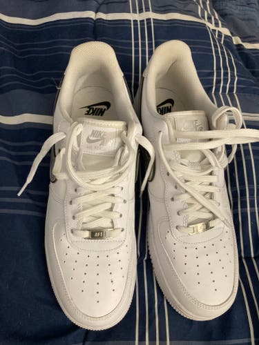White Nike Adult Used Men's Size 12 (Women's 13) Nike Shoes