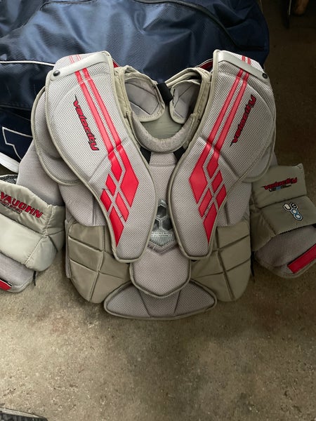Large Vaughn VE8 Pro Carbon Goalie Chest Protector