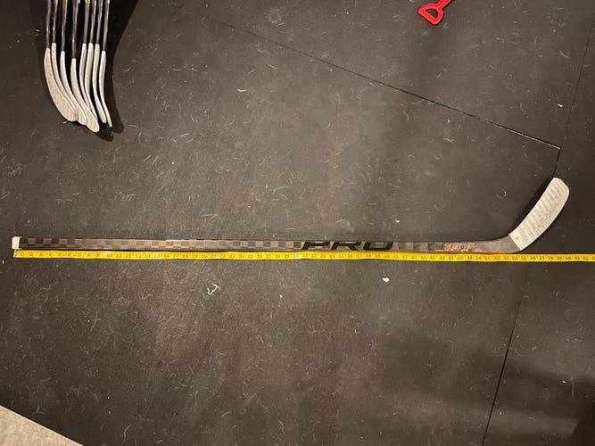 McDavid pro Senior Right Handed Mid Pattern Hockey Stick