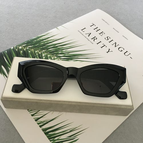 Cat Eye Sunglasses Trendy Retro Fashion Sunglasses UV 400 Protection