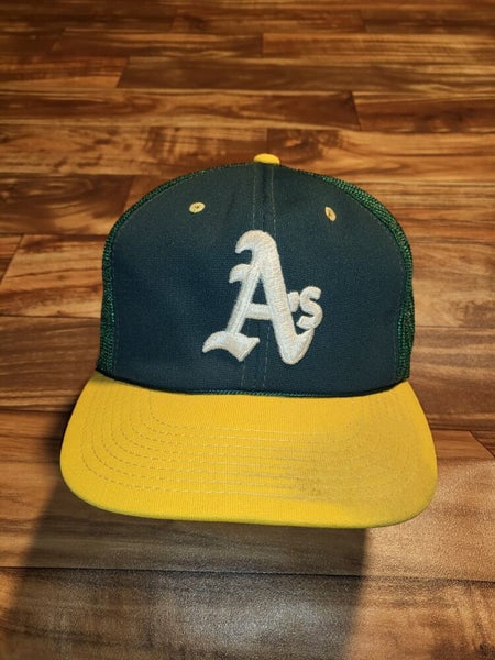VINTAGE New Era Oakland Athletics Hat Cap Size 7 1/4 Fitted Green Yellow  90s USA