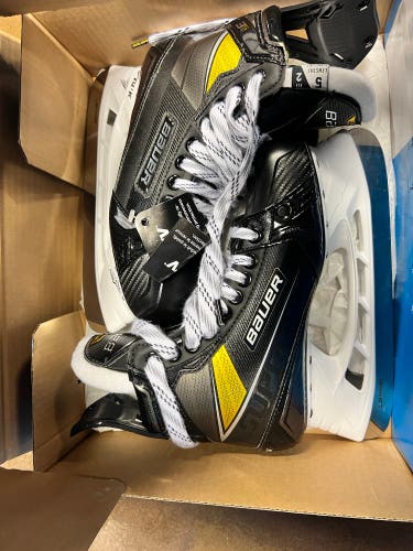 New Bauer Size 5 Supreme 3S Pro Hockey Skates