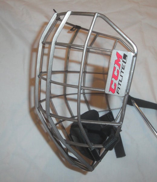CCM FITLITE TITANIUM CAGE LARGE EUC