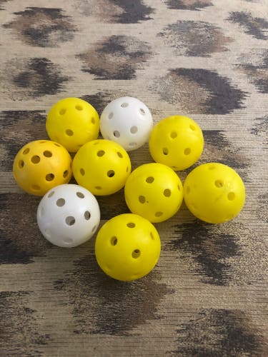 9 Pack plastic whiffle golf balls
