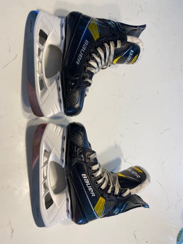 Used Bauer Supreme 3S Pro Hockey Skates Extra Wide Width Size 1.5