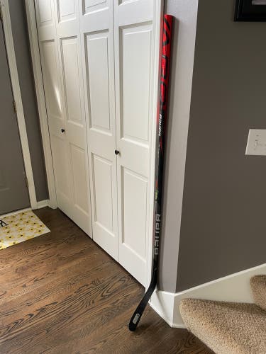 Senior Right Handed P92 Vapor FlyLite Hockey Stick
