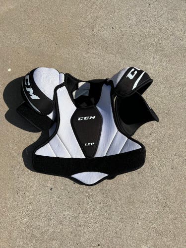Junior Medium CCM LTP Shoulder Pads